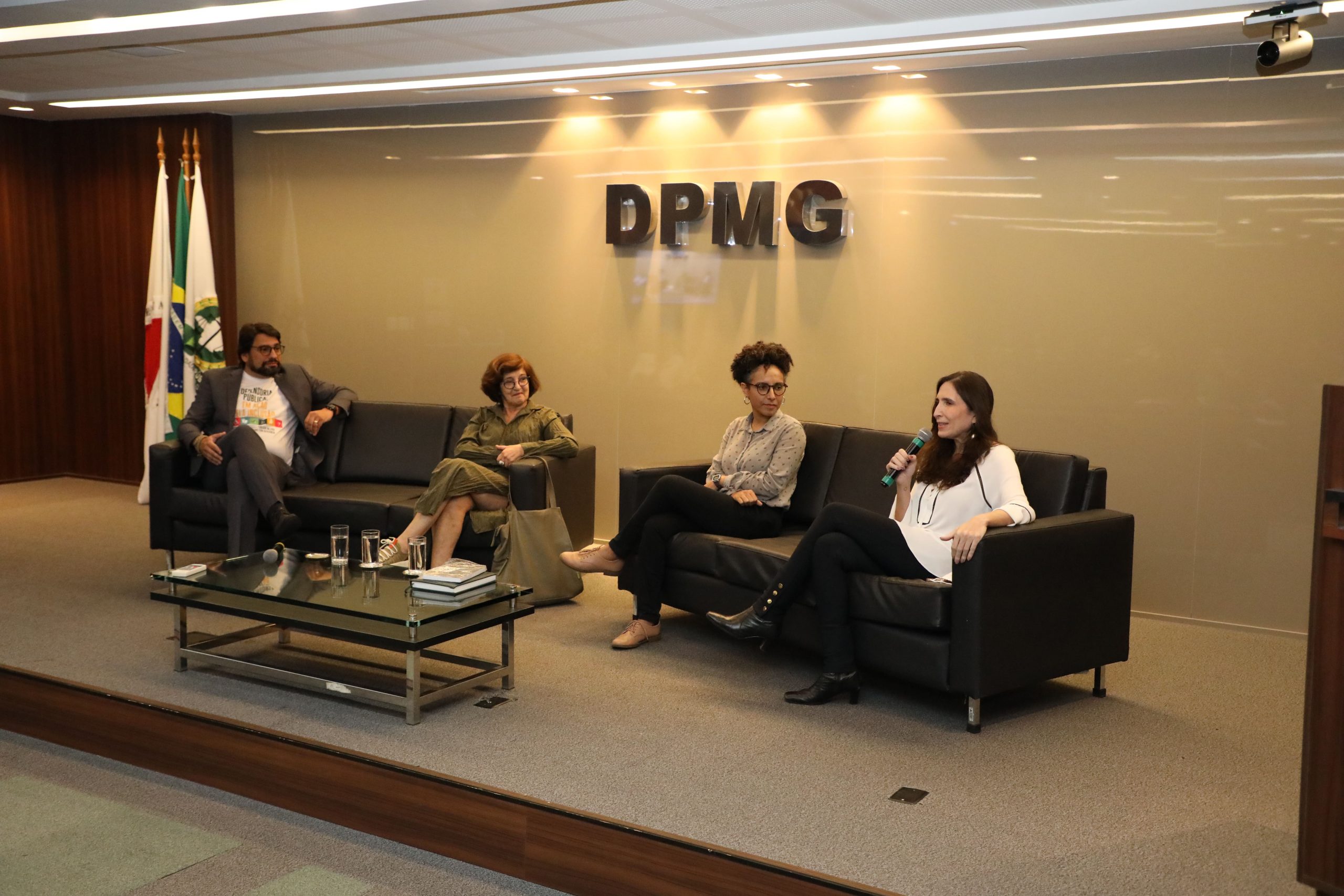 Escola Superior da DPMG promove roda de conversa sobre cuidado em liberdade e fortalecimento da Rede de Atenção Psicossocial